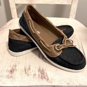 American Eagle boat shoes